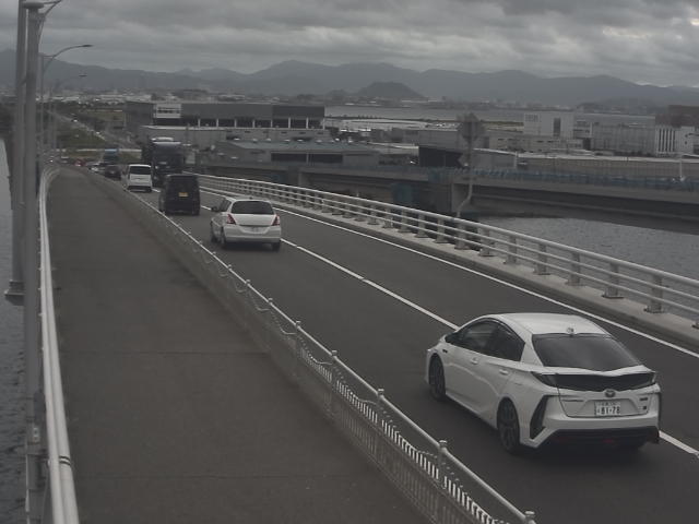 橋梁中央部 広島方面　↖