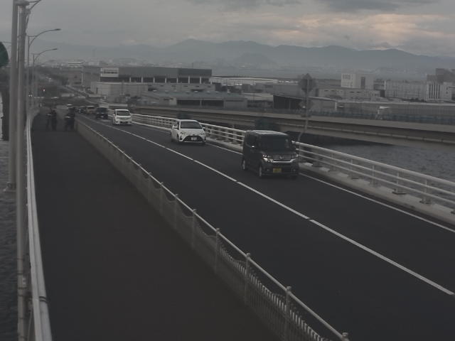 橋梁中央部 広島方面　↖