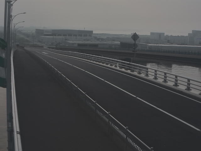 橋梁中央部 広島方面　↖