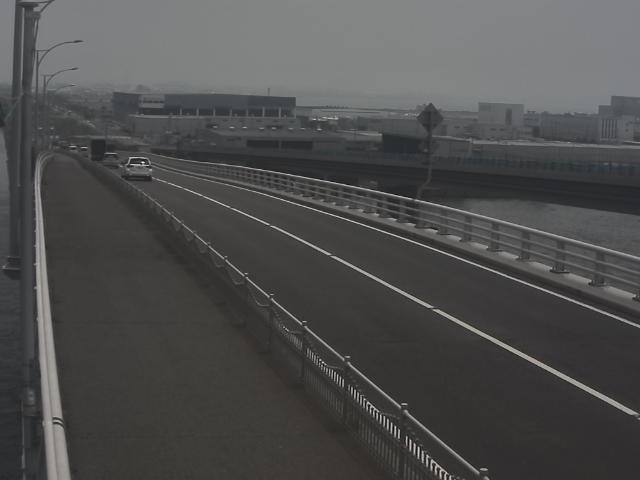 橋梁中央部 広島方面　↖