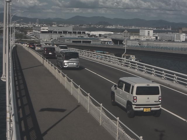 橋梁中央部 広島方面　↖