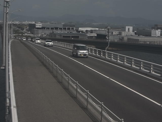 橋梁中央部 広島方面　↖