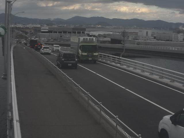 橋梁中央部 広島方面　↖