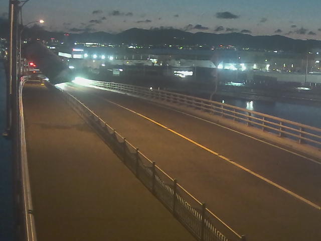 橋梁中央部 広島方面 ↖ 橋梁中央部 広島方面 ↖