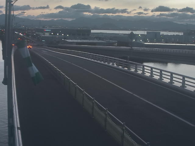 橋梁中央部 広島方面　↖