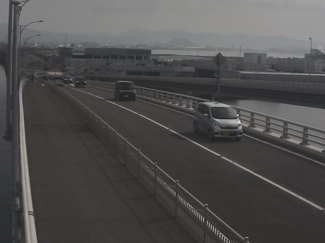 橋梁中央部 広島方面　↖