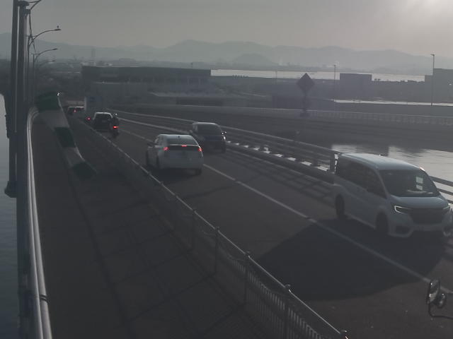 橋梁中央部 広島方面　↖