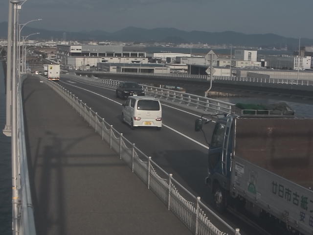 橋梁中央部 広島方面　↖