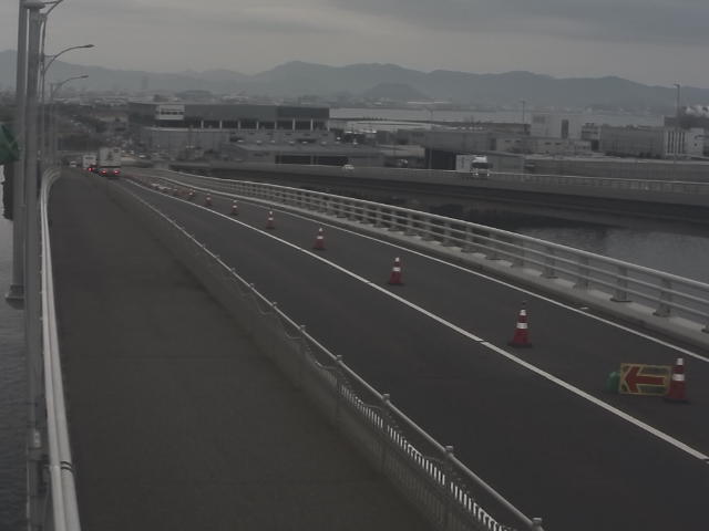 橋梁中央部 広島方面　↖