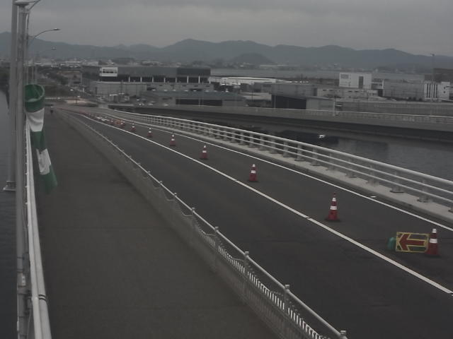 橋梁中央部 広島方面　↖