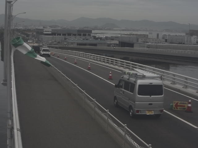 橋梁中央部 広島方面　↖