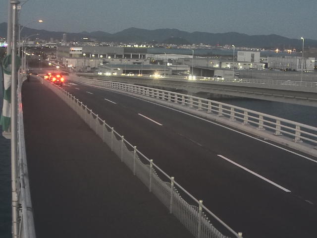 橋梁中央部 広島方面　↖