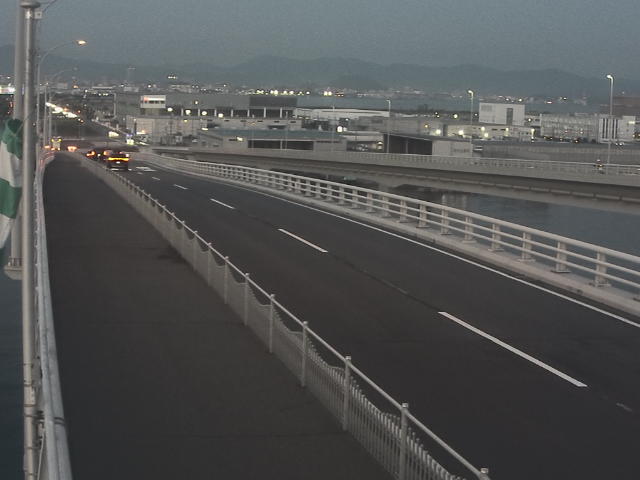 橋梁中央部 広島方面　↖