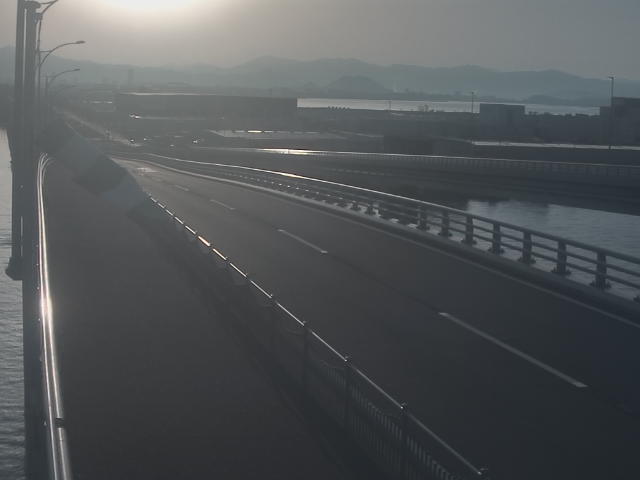 橋梁中央部 広島方面　↖