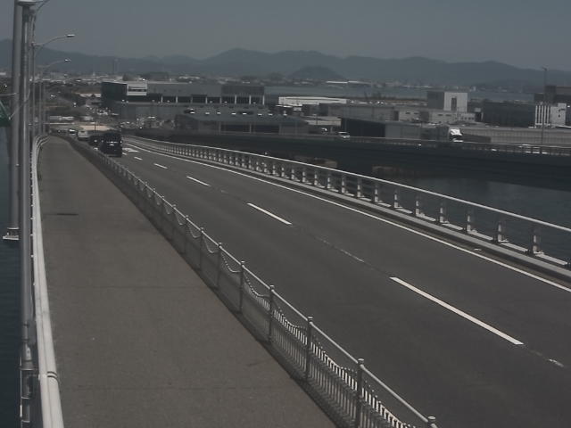 橋梁中央部 広島方面　↖