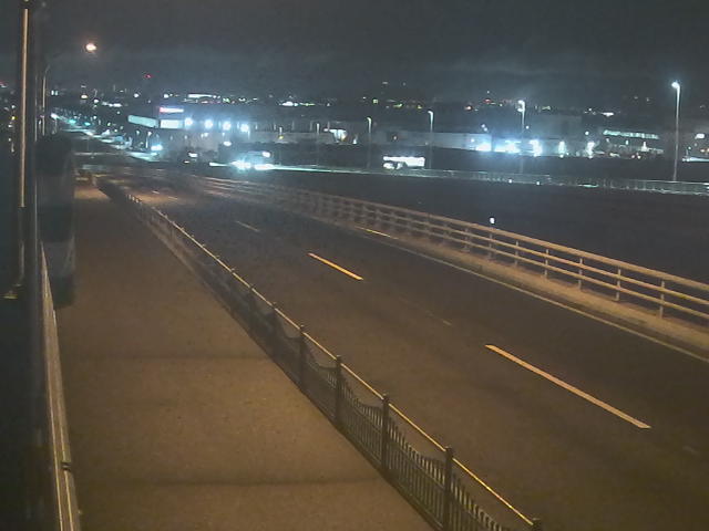 橋梁中央部 広島方面　↖