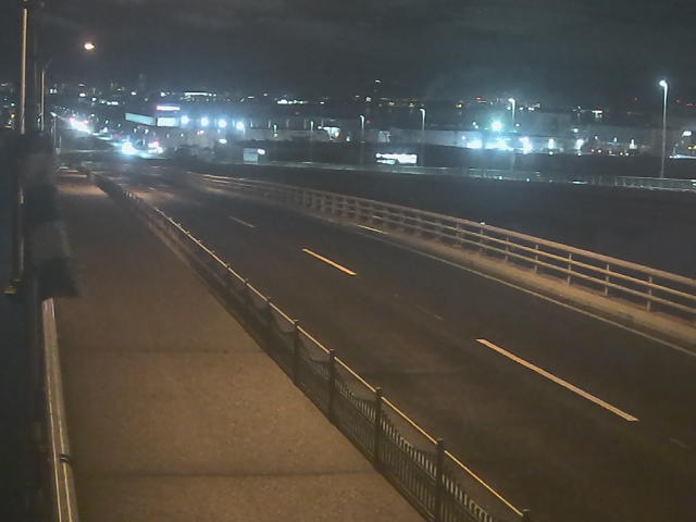 橋梁中央部 広島方面　↖