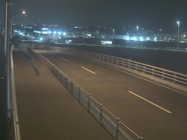 橋梁中央部 広島方面　↖