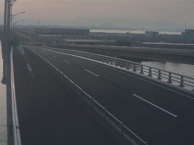 橋梁中央部 広島方面 ↖ 橋梁中央部 広島方面 ↖