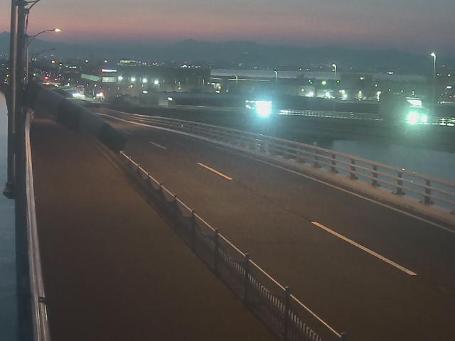 橋梁中央部 広島方面 ↖ 橋梁中央部 広島方面 ↖