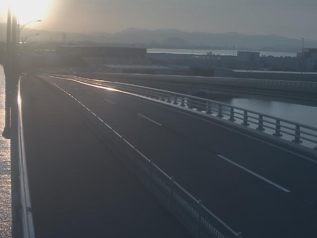 橋梁中央部 広島方面　↖