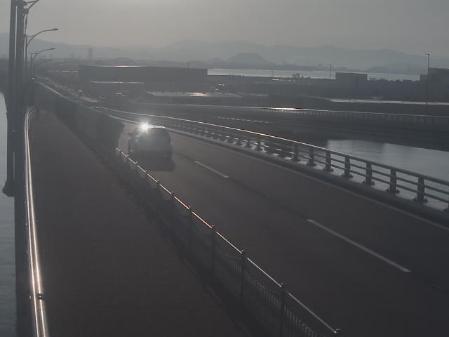 橋梁中央部 広島方面　↖