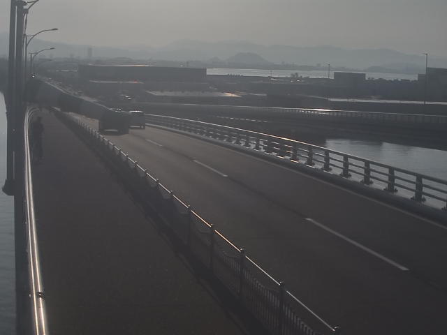 橋梁中央部 広島方面　↖