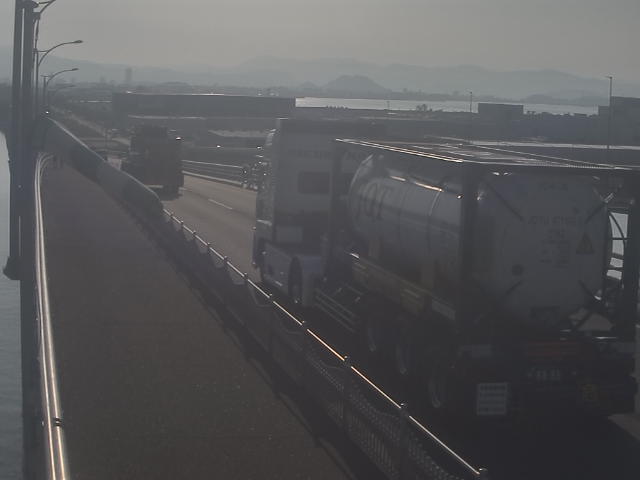 橋梁中央部 広島方面　↖