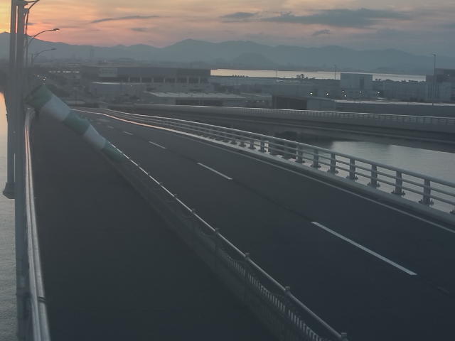 橋梁中央部 広島方面 ↖ 橋梁中央部 広島方面 ↖