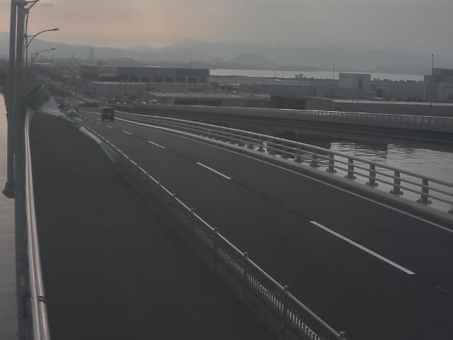 橋梁中央部 広島方面　↖