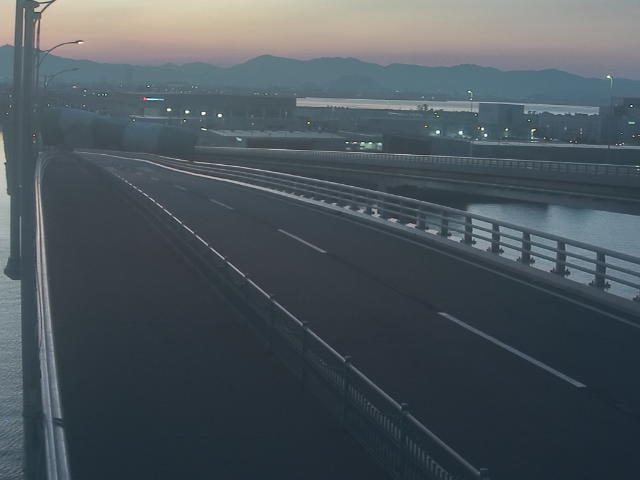 橋梁中央部 広島方面　↖