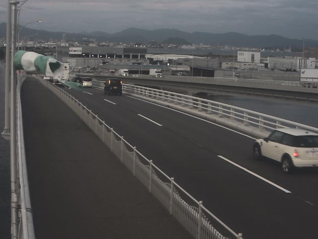 橋梁中央部 広島方面 ↖ 橋梁中央部 広島方面 ↖