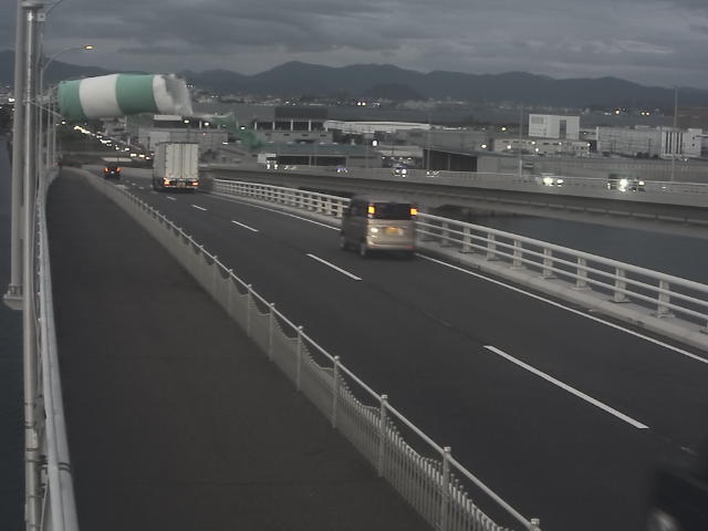 橋梁中央部 広島方面　↖