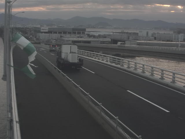 橋梁中央部 広島方面　↖