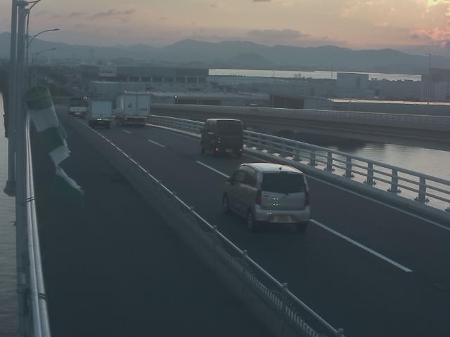 橋梁中央部 広島方面 ↖ 橋梁中央部 広島方面 ↖
