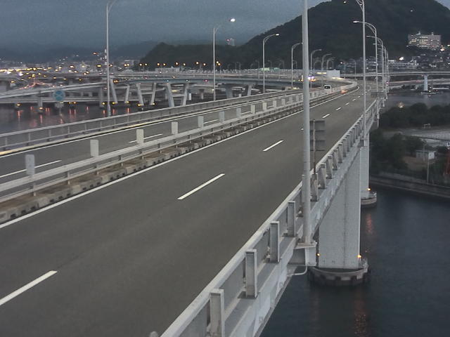 橋梁中央部 仁保方面　↗ 