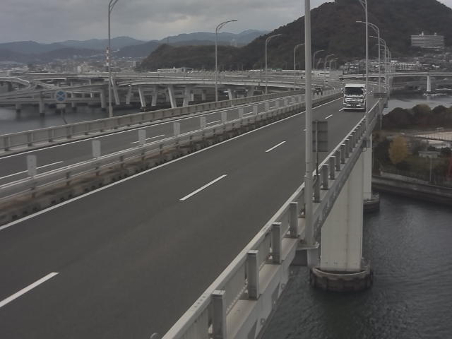 橋梁中央部 仁保方面　↗ 