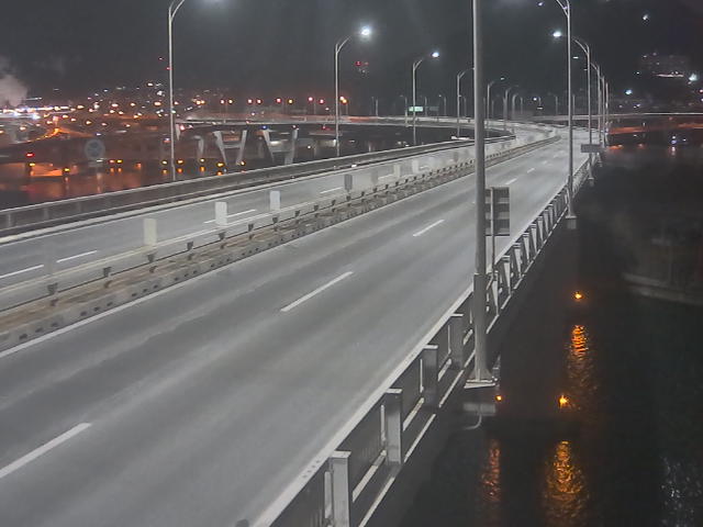 橋梁中央部 仁保方面　↗ 