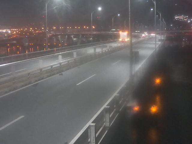 橋梁中央部 仁保方面　↗ 