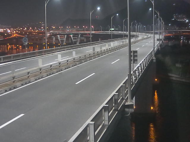 橋梁中央部 仁保方面　↗ 