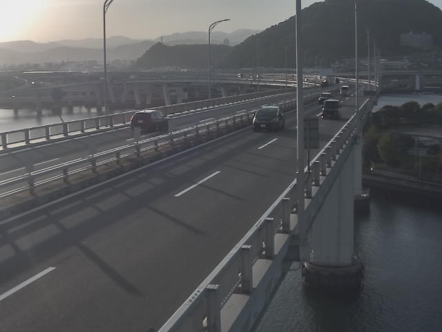 橋梁中央部 仁保方面　↗ 