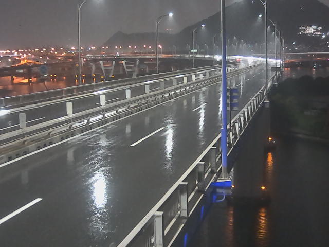 橋梁中央部 仁保方面　↗ 