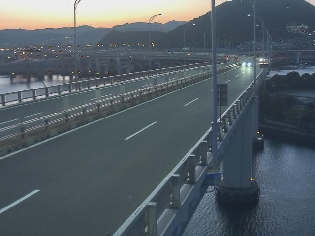 橋梁中央部 仁保方面　↗ 