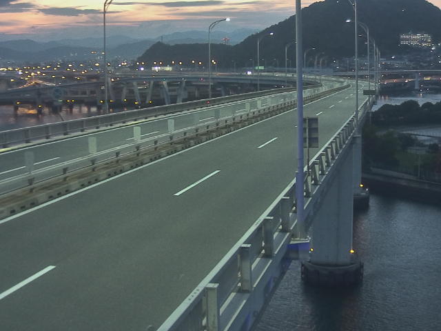 橋梁中央部 仁保方面　↗ 