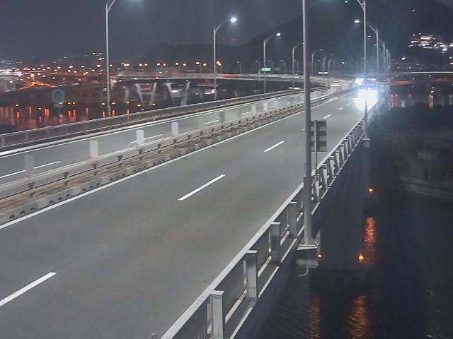 橋梁中央部 仁保方面　↗ 