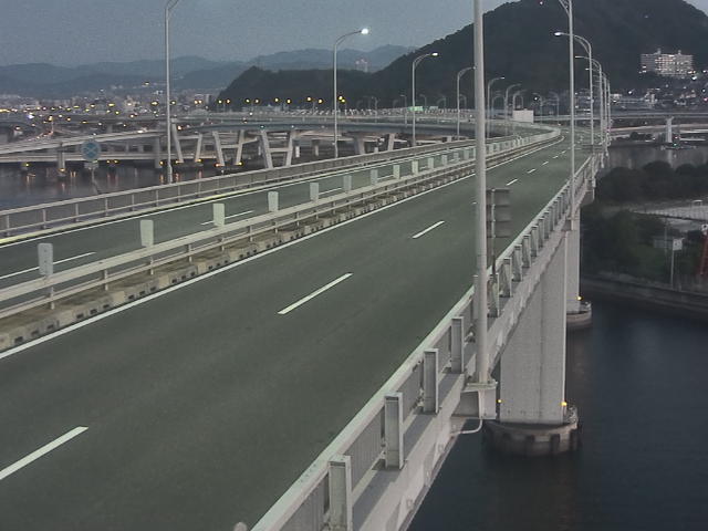 橋梁中央部 仁保方面　↗ 