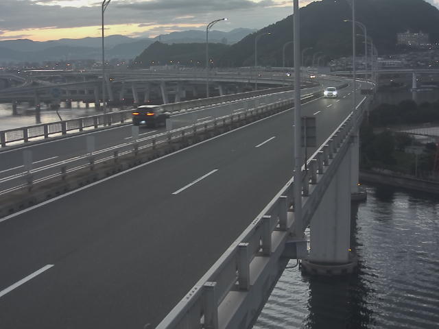 橋梁中央部 仁保方面 ↗ 橋梁中央部 仁保方面 ↗