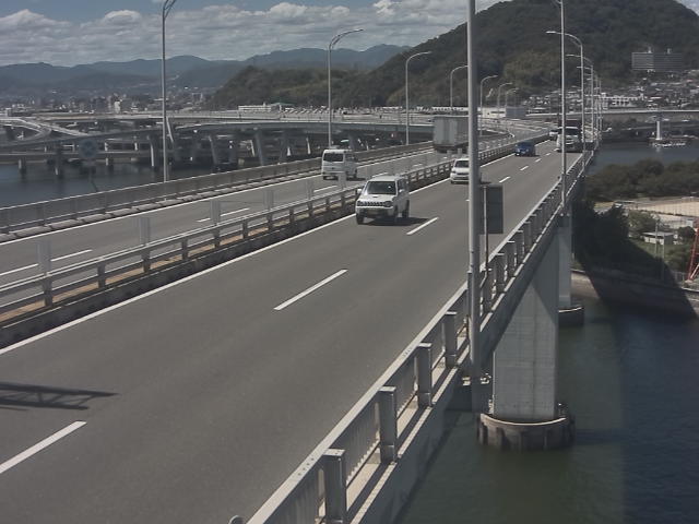 橋梁中央部 仁保方面　↗ 