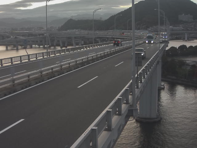 橋梁中央部 仁保方面 ↗ 橋梁中央部 仁保方面 ↗