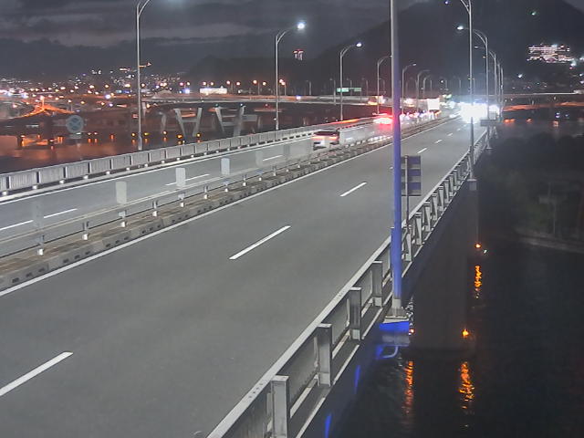 橋梁中央部 仁保方面　↗ 